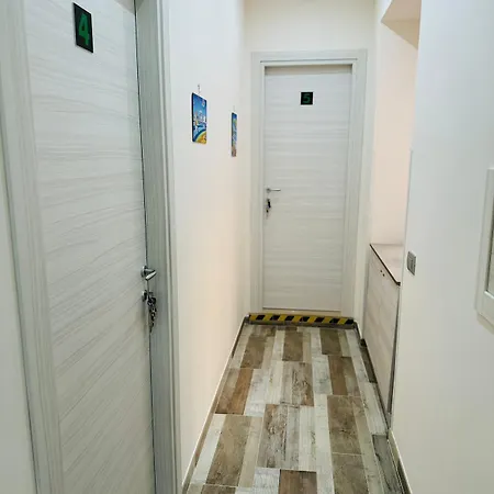 Punto House Ferrovia 4*