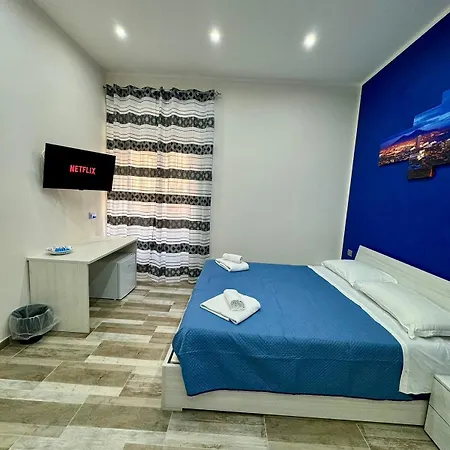 Punto House Ferrovia 4* Napoli